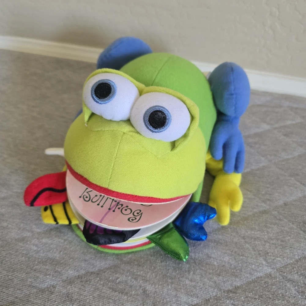 Monday the Bullfrog Puppet Book